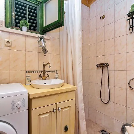 Holiday home Ferienhaus Fuer 2 Personen 1 Kind Ca 45 Qm In Makarska, Dalmatien Mitteldalmatien Makarska
