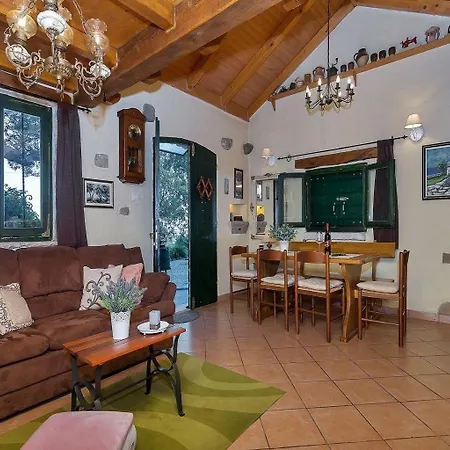 Ferienhaus Fuer 2 Personen 1 Kind Ca 45 Qm In Makarska, Dalmatien Mitteldalmatien Holiday home